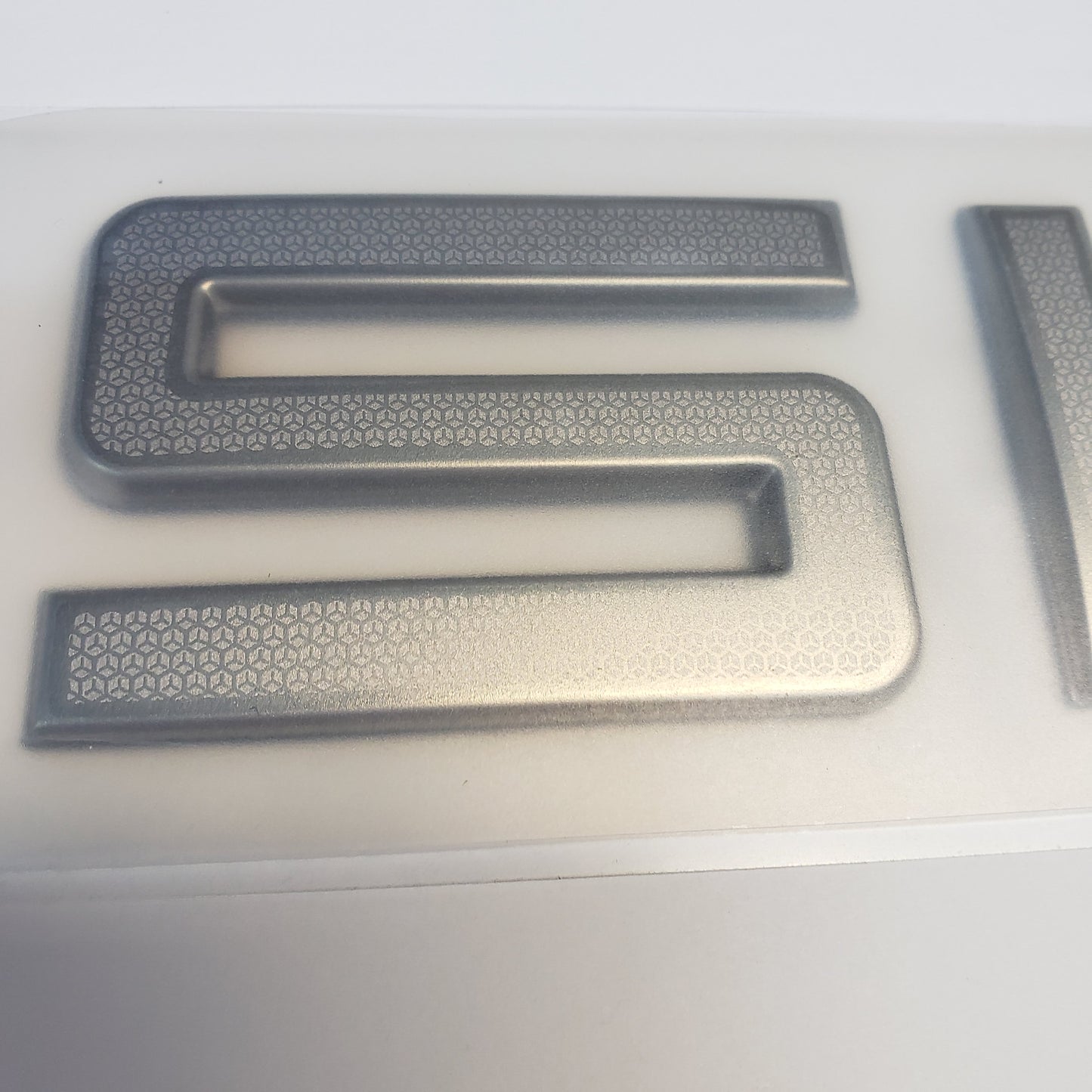 New Authentic Skeeter Emblem-Chrome /Silver Grid -91171630-25" X 2 "