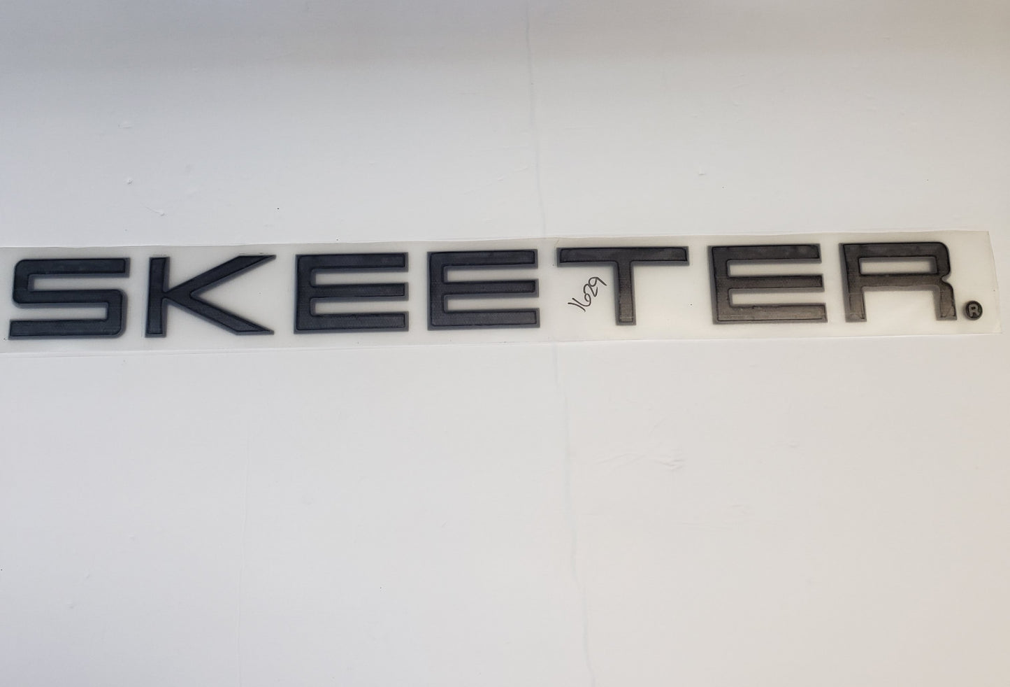 New Authentic SKEETER LG Black/Black Grid Emblem 91171629- 25" X 2 1/4"